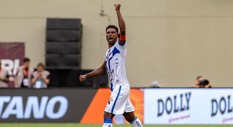 Bruno Mezenga marcou sete gols pelo Água Santa no Campeonato Paulista