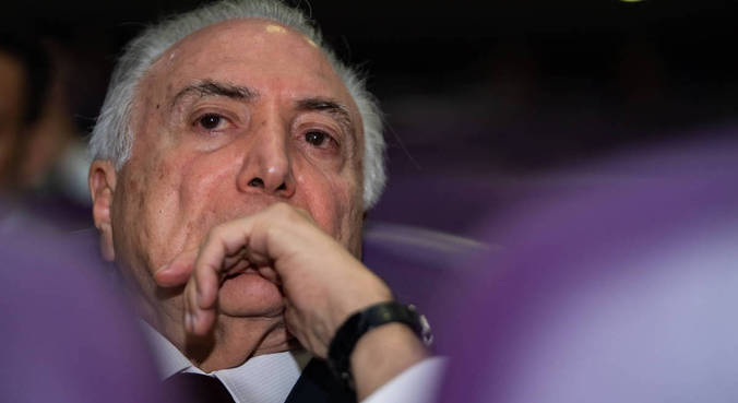 Temer bem que tentou se esconder, mas acabou criticando indulto de Bolsonaro