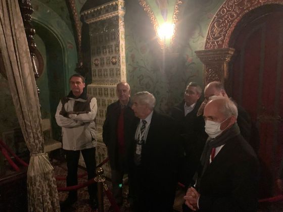Presidente Jair Bolsonaro faz visita guiada ao Kremlin