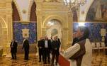 Presidente Jair Bolsonaro faz visita guiada ao Kremlin