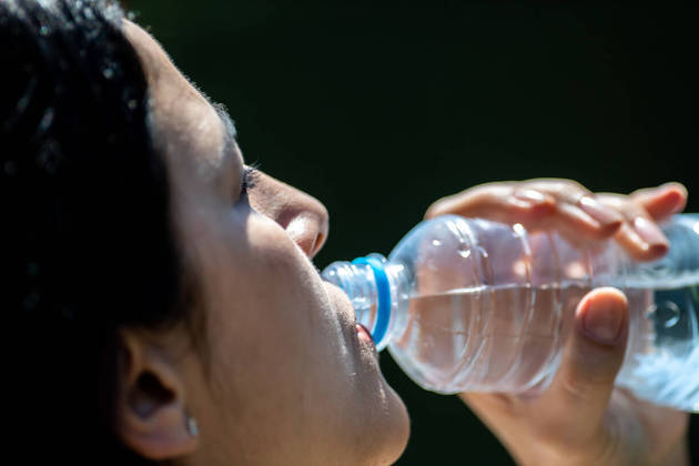 São Paulo, SP - 22.09.2023 -  Calor - Semana de altas temperatura,  o consumo de água para reidratar o corpo é fundamental. Foto Edu Garcia/R7