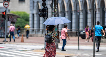 Paulistas enfrentam onda de calor