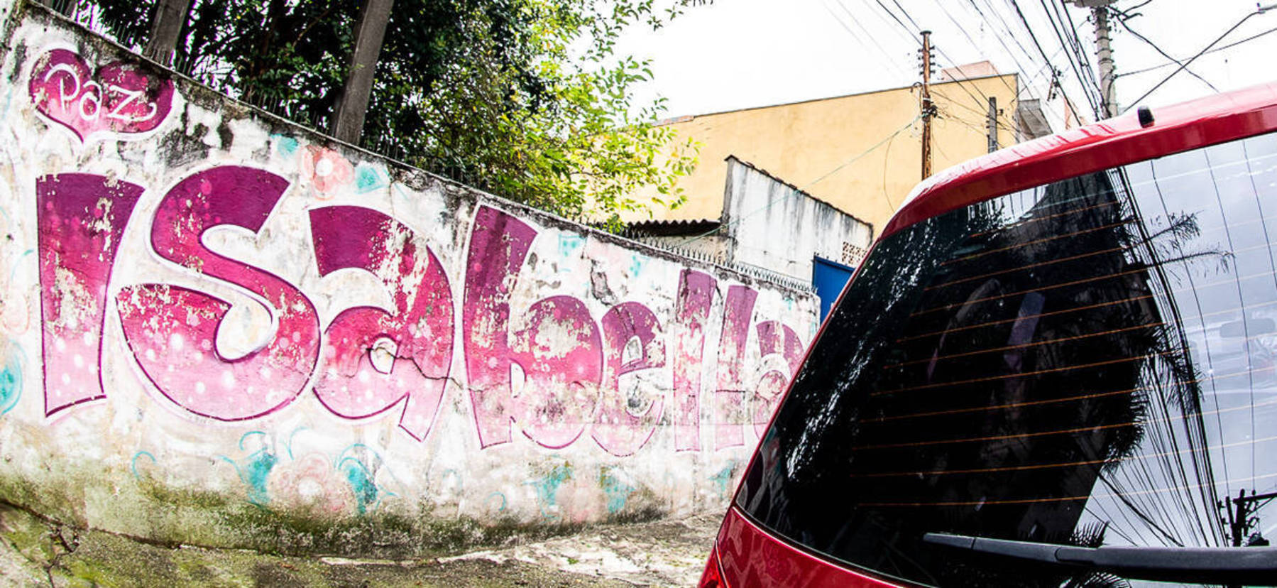 São Paulo, SP - 28.03.2023 - Caso Isabella Nardoni - Prédio na rua Santa Leocádia, 138, zona norte da cidade, local onde morreu Isavbella Nardoni e mural em homenagem à vítima. Foto Edu Garcia/R7 (Edu Garcia/R7 - 28.03.2023)