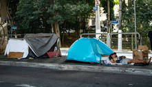 Por causa do frio, Prefeitura de SP monta 10 tendas e cria 2.000 vagas em abrigos para moradores de rua