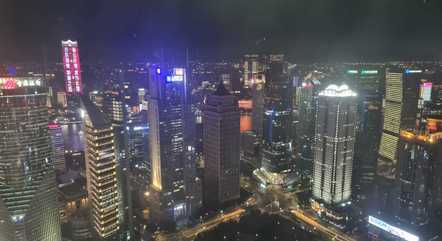 À noite, Xangai praticamente 'se apaga' às 23h