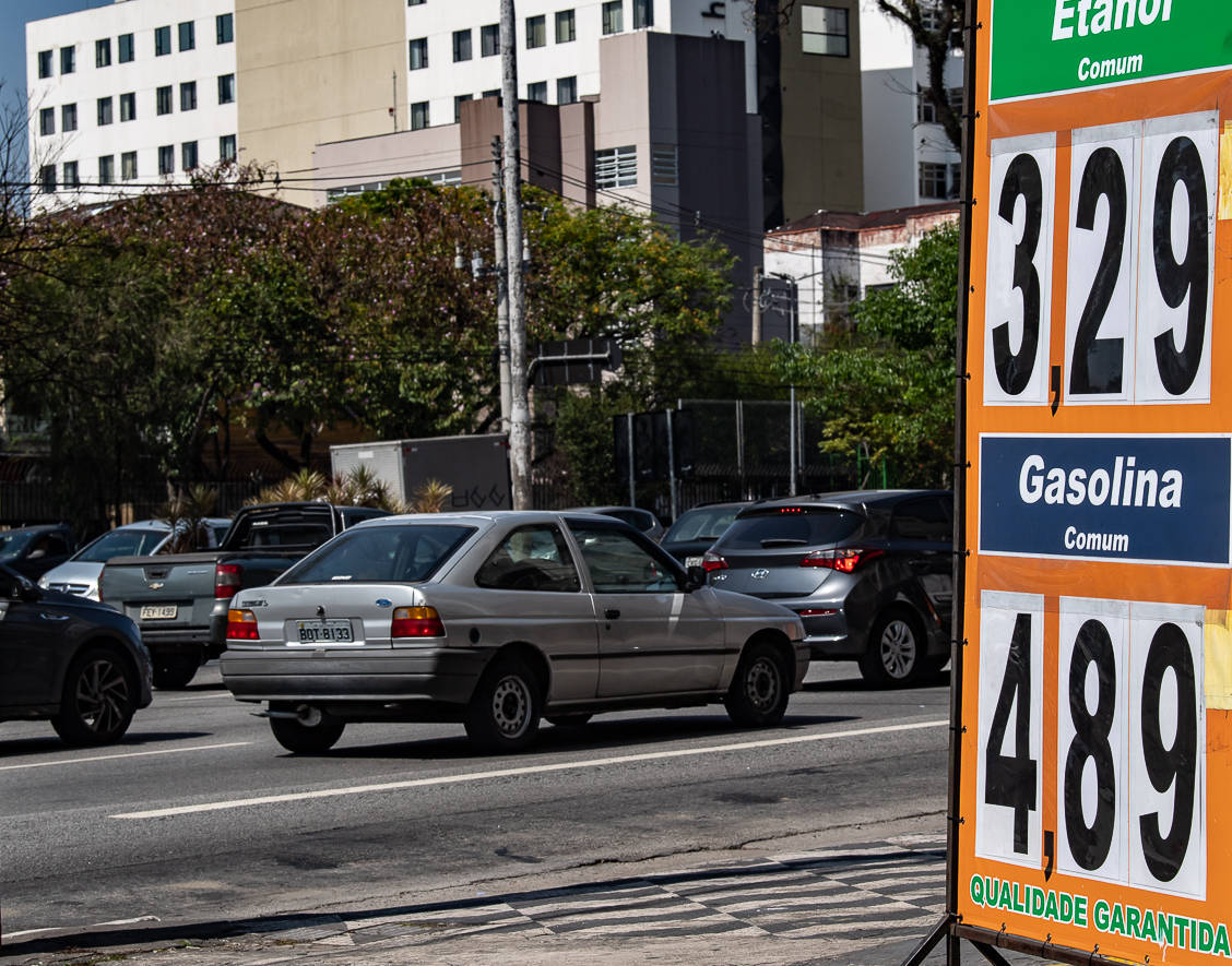 Preço da gasolina baixa e cai a R$ 6,47 no DF. Saiba onde abastecer –  Jornal TaguaCei