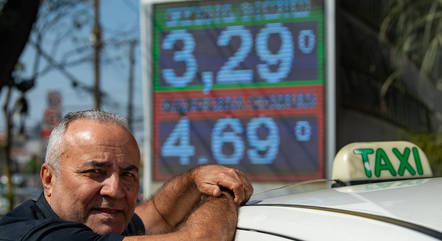 José Pereira Neto, taxista,
de 61 anos