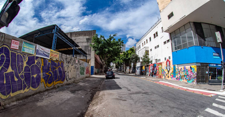 São Paulo, SP - 19.04.2023 - Comércio Fechado -  Centro velho da cidade com  portas e comércio fechados. Foto Edu Garcia/R7