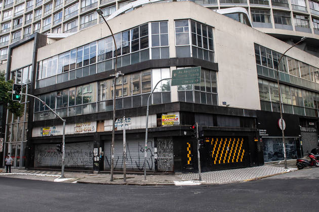 São Paulo, SP - 19.04.2023 - Comércio Fechado -  Centro velho da cidade com  portas e comércio fechados. Foto Edu Garcia/R7