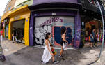 São Paulo, SP - 19.04.2023 - Comércio Fechado -  Centro velho da cidade com  portas e comércio fechados. Foto Edu Garcia/R7