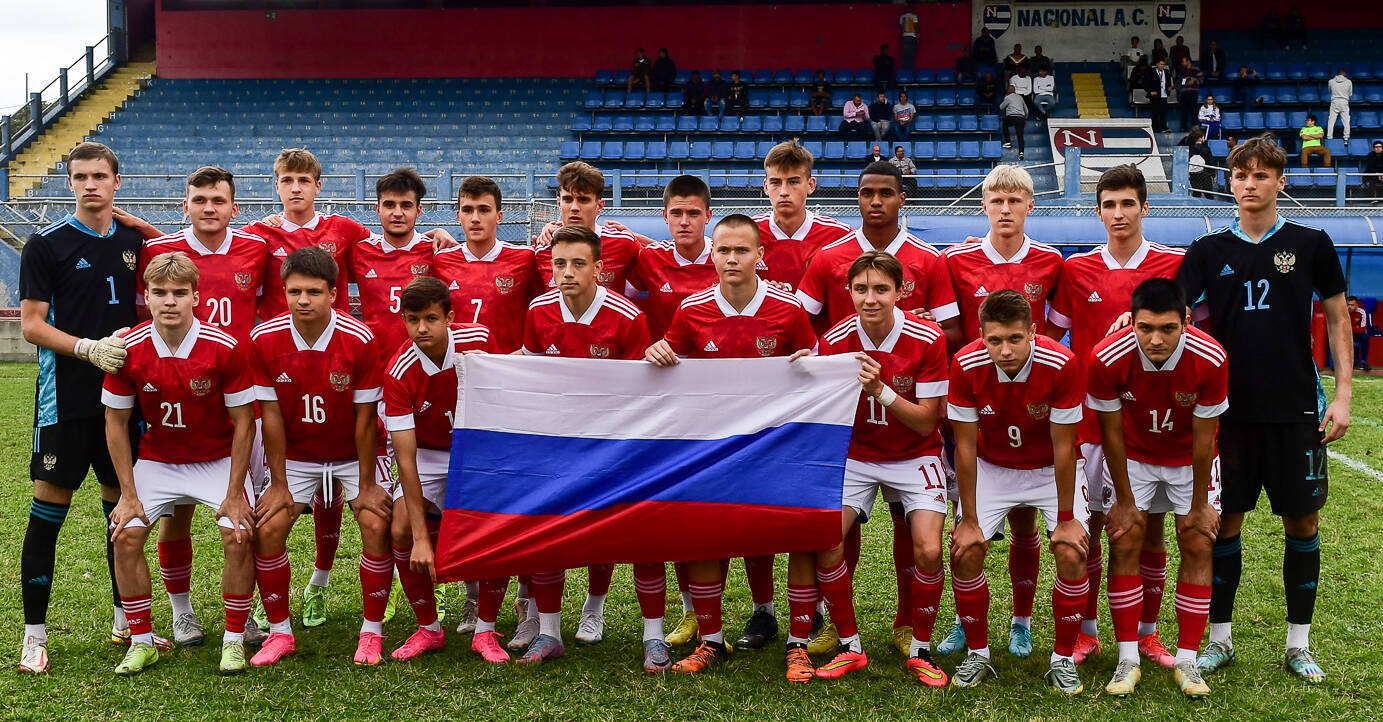 Proibida de jogar futebol pela Fifa, seleção russa está em São Paulo para  driblar sanção - Esportes - R7 Futebol