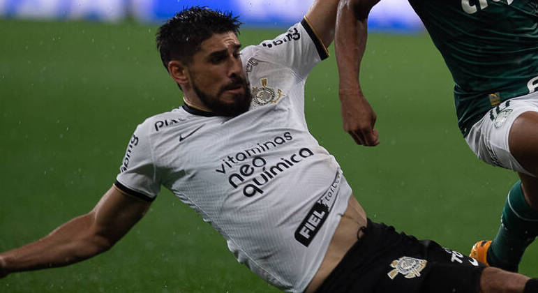 Bruno Méndez ganhou a vaga de titular na zaga do Corinthians