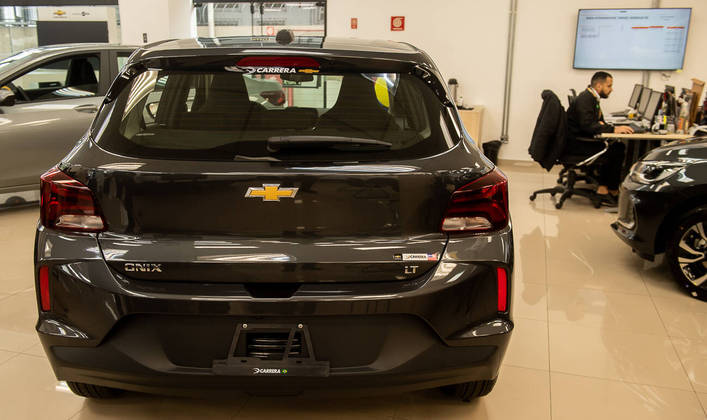 São Paulo, SP - 16.05.2023 - Desconto para compra de carro popular até 120 mil. Isenção para pessoa física irá até terça quando as empresas jurídicas estarão liberadas tb para compra de veículos com desconto. Foto Edu Garcia/R7
