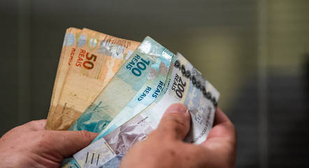 Média salarial na admissão foi de R$ 2.032,56 em julho 