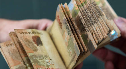 Salário médio do brasileiro cresceu 4,6% em um ano