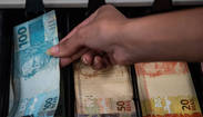 Dinheiro esquecido chega a R$ 8 bilhões no serviço do BC (Edu Garcia/R7 - 04.09.2023)