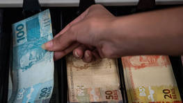 Dinheiro esquecido chega a R$ 8 bilhões no serviço do BC (Edu Garcia/R7 - 04.09.2023)