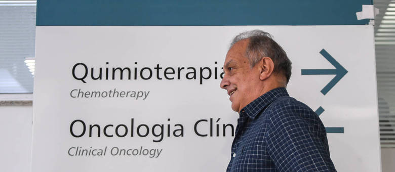 O aposentado Eduardo Picirillo visita o hospital A.C. Camargo, onde fez tratamento  (Edu Garcia/R7 - 26.04.2023)