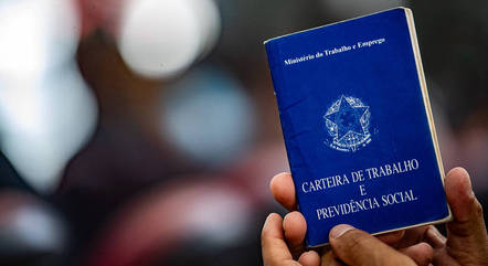 Brasil ganhou 681 mil profissionais com carteira assinada