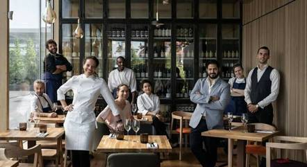 Alessandra gosta da participação da equipe na cozinha