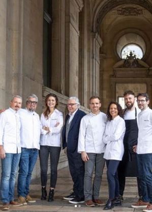 Alain Ducasse (ao centro) com chefs do seu seleto grupo 'Geração Ducasse'