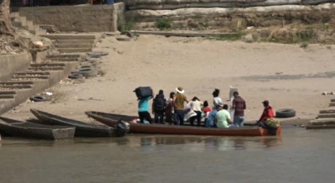 Rio Arauca, que divide Colômbia e Venezuela, é controlado por grupos criminosos (Divulgação/Record TV)