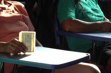 Indígenas dizem que novas necessidades só podem ser resolvidas com participação nas eleições (Ciro Barros/Reprodução/RECORD)