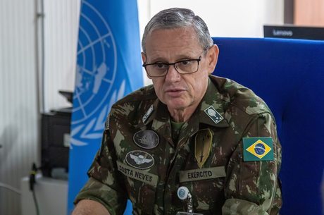 Comandante do Comando Militar da Amazônia, general Costa Neves, exaltou operação: 'Nenhuma intercorrência' (Ciro Barros/Reprodução/RECORD)