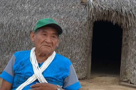 Cacique cobra melhores condições de educação (Ciro Barros/Reprodução/RECORD)