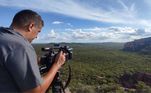 Depois de percorrer algumastrilhas, o cinegrafista Hugo Costa registra de uma visão panorâmica, a belezado parque