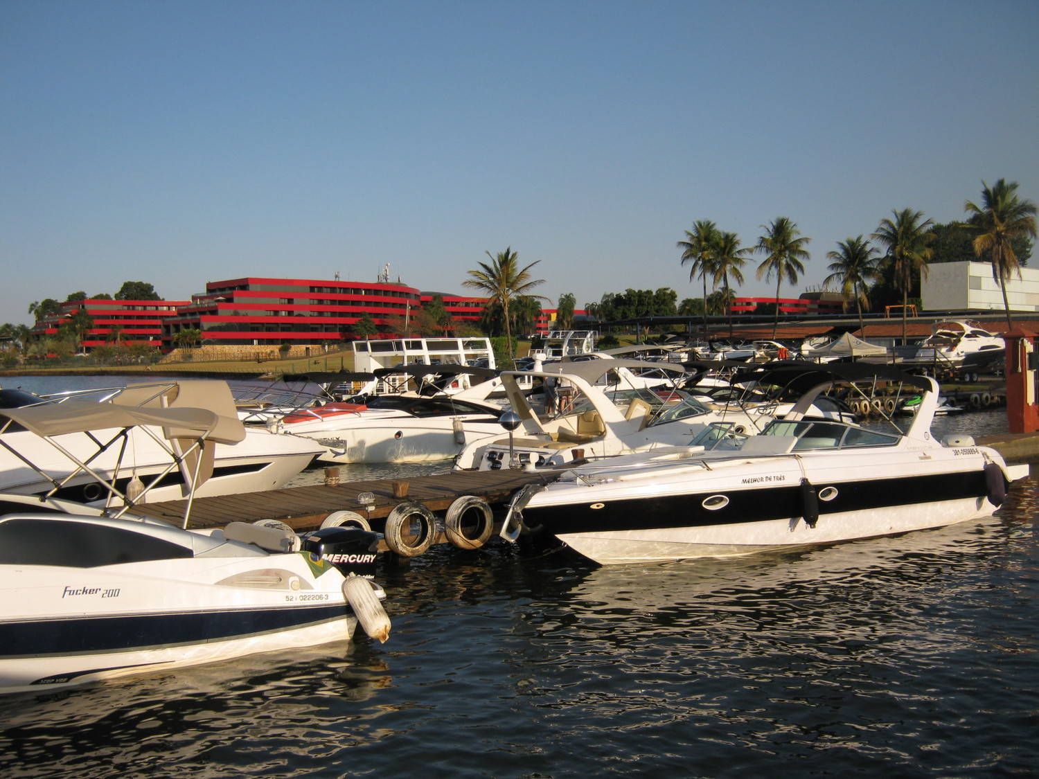 Difícil encontrar espaço vago no pier  (Eduardo Marini/R7)