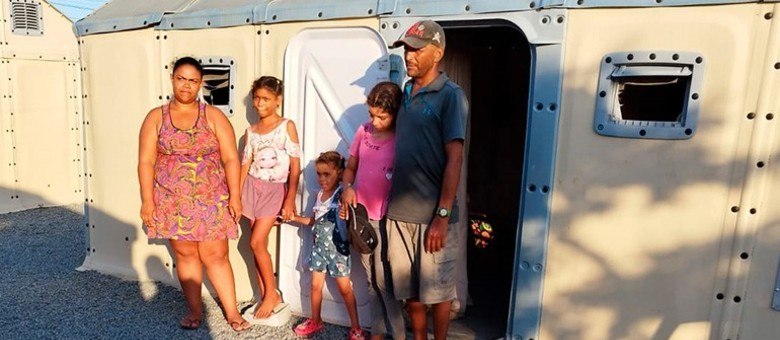 Família de imigrantes em abrigo da Operação Acolhida, em Boa Vista (Divulgação/Record TV)
