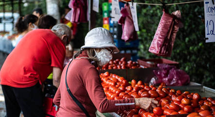 Tomate ficou 7,9% mais barato em agosto, diz IBGE