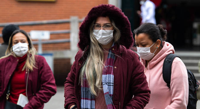 Paulistanas enfrentam frio durante a passagem da massa de ar polar, em maio