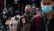 Prefeitura de SP volta a recomendar uso de máscara em ambientes fechados