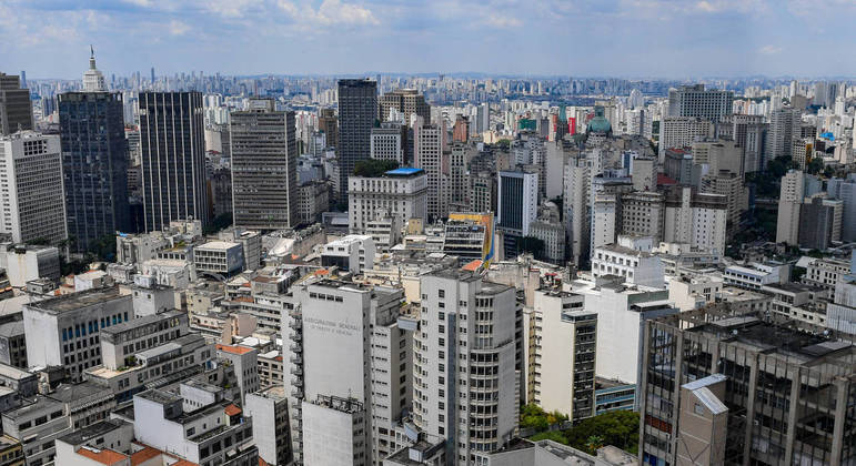 São Paulo, SP - 23.02.2022 - Crédito Imobiliário - Vista aérea (foto tirada do edifício Copan) da cidade de São Paulo. Foto Edu Garcia/R7