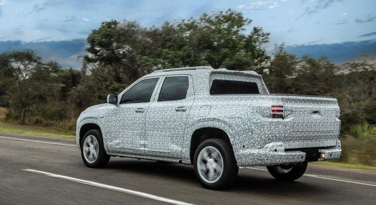 Traseira terá faróis menores, diferente da pick-up S10