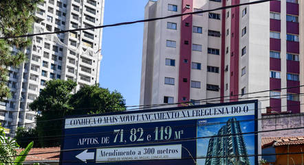 Casas deixam espaço para construção de prédios