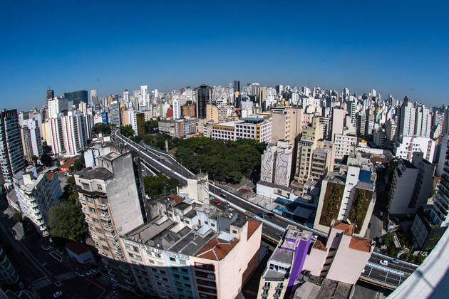 São Paulo, SP -  Vista aérea do elevado presidente João Goulart (inaugurado em 1971, 49 anos). Via expressa que liga a zona Oeste à zona Norte e Sul da cidade. Foto Edu Garcia/R7