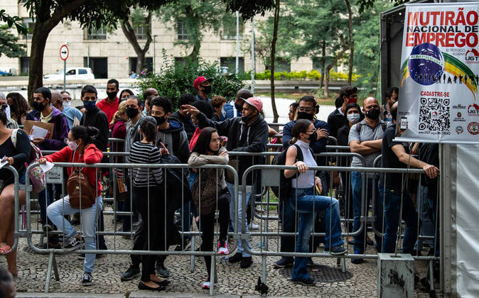 Maioria dos trabalhadores ganha até 2 salários mínimos