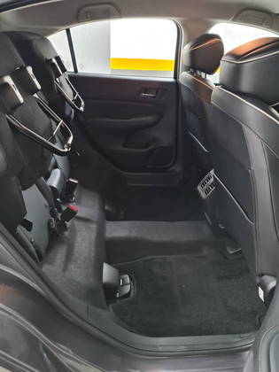 Por isso, assim como no FIt, o City hatchback tem várias possibilidades de encolhimento de bancos