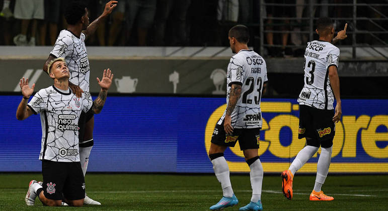 Roger Guedes fez o gol da vitória do Corinthians diante do Novorizontino
