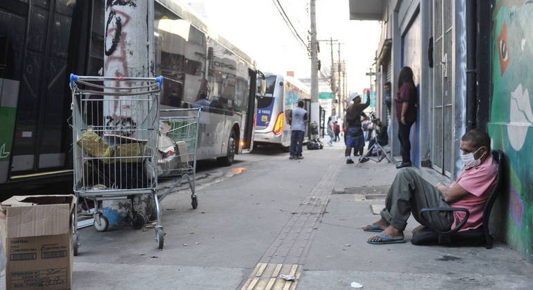 Cidade de SP busca população em situação de rua para vacinar contra a Covid-19