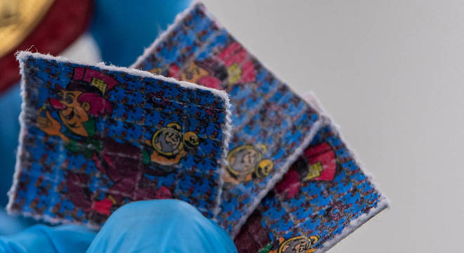 Cartões com desenho infantil também podem esconder droga (Edu Garcia/R7 - 08.08.2022)