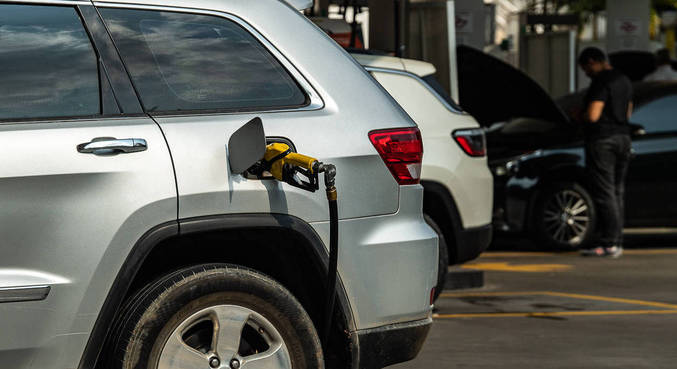 Nenhuma região brasileira apresentou recuo no valor da gasolina e do etanol no mês