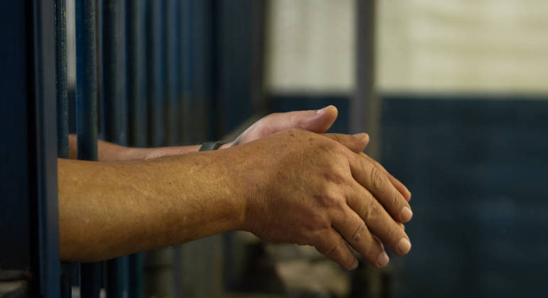 Após identificação de documentos falsos, processo é iniciado para identificar o responsável
