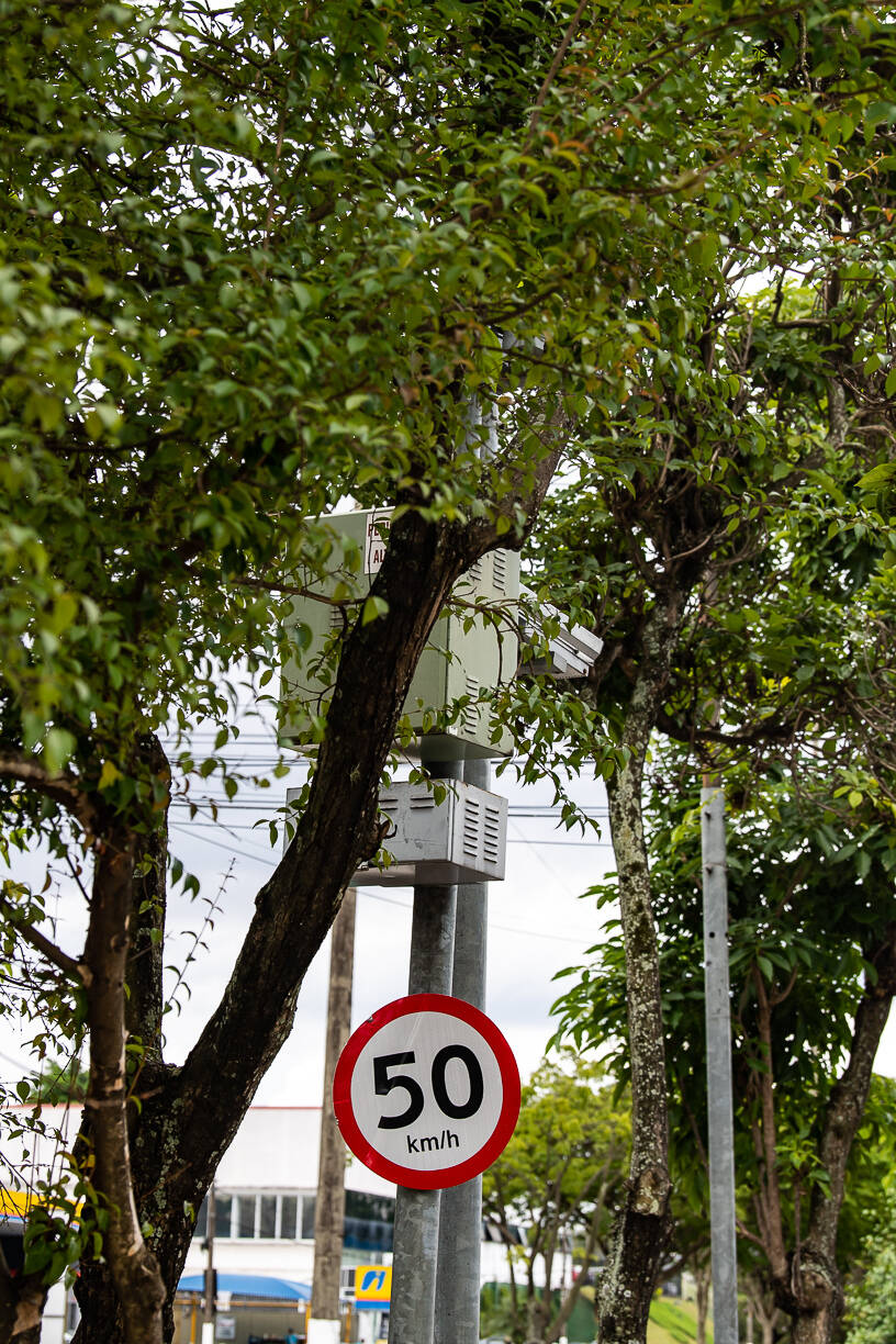 Falta de cinto rende uma multa a cada 2 minutos em rodovias federais -  28/06/2015 - UOL Notícias