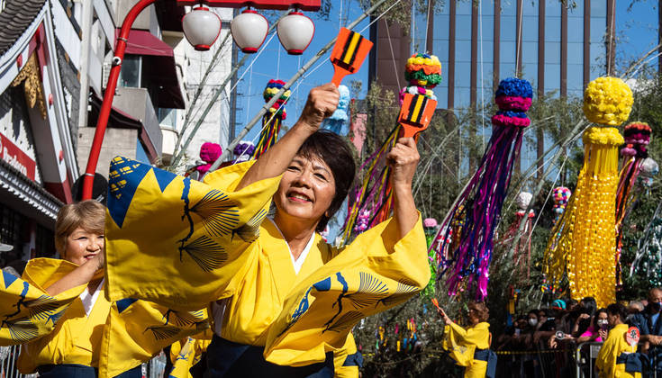 São Paulo, SP - 09.07.2022 - Tanabata Matsuri - Festa tradicional japonesa com apresentação de dança folclórica, lutas marciais, comidas típicas. Praça da Liberdade. Foto Edu Garcia/R7