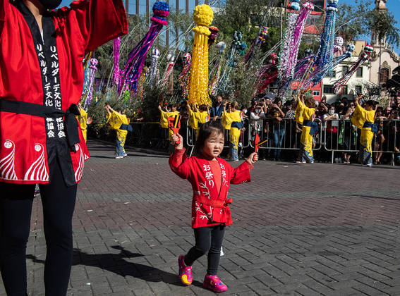 São Paulo, SP - 09.07.2022 - Tanabata Matsuri - Festa tradicional japonesa com apresentação de dança folclórica, lutas marciais, comidas típicas. Praça da Liberdade. Foto Edu Garcia/R7