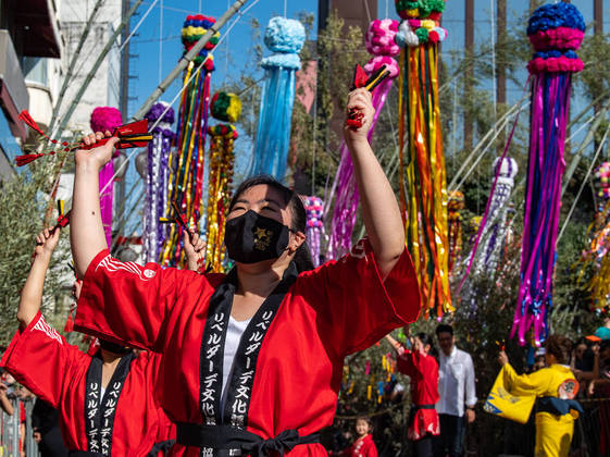 São Paulo, SP - 09.07.2022 - Tanabata Matsuri - Festa tradicional japonesa com apresentação de dança folclórica, lutas marciais, comidas típicas. Praça da Liberdade. Foto Edu Garcia/R7